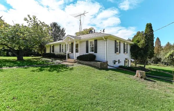 1636 Walburg ROAD, Burlington, WI 53105