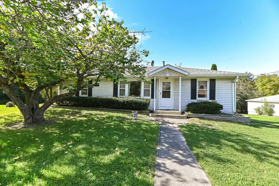 1636 Walburg ROAD, Burlington, WI 53105 - #3
