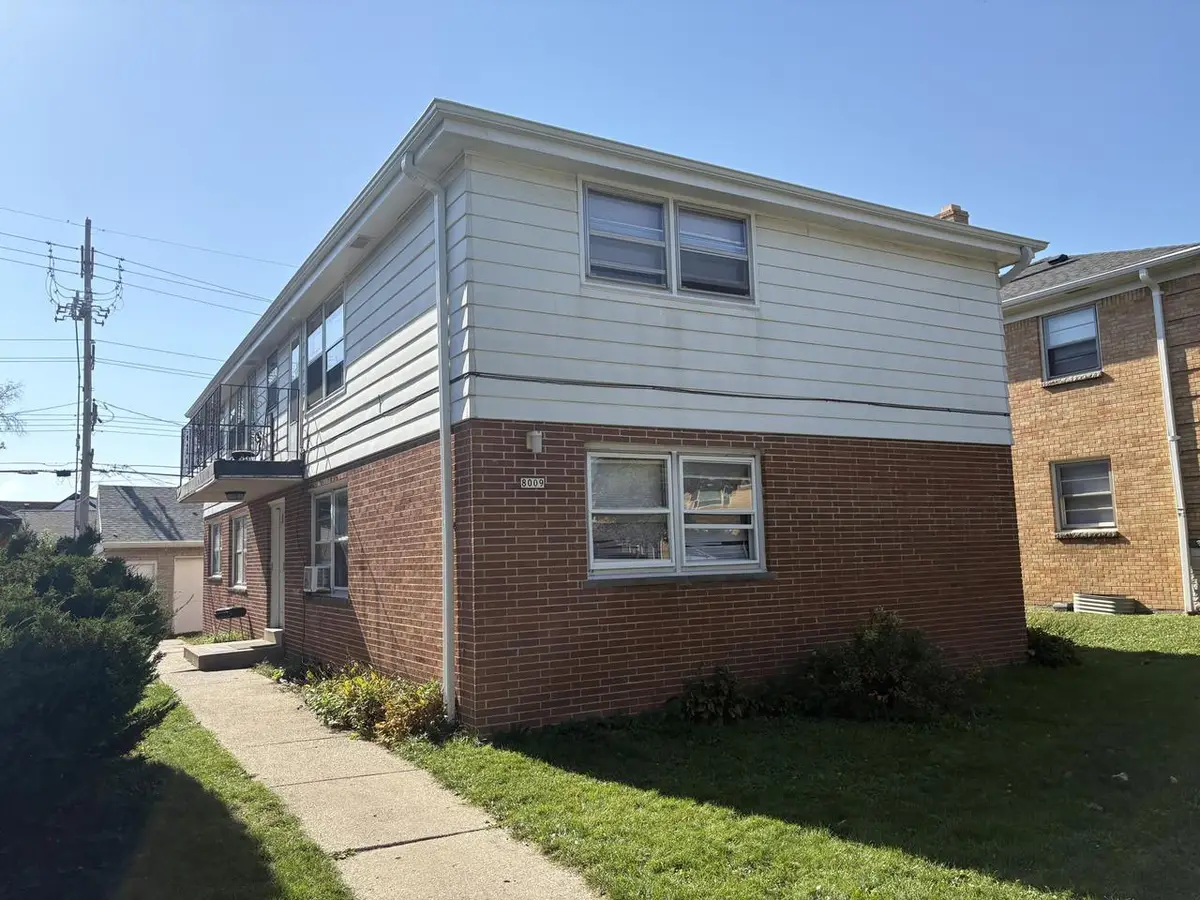 8009 W Hampton AVENUE, Milwaukee, WI 53218 - #1
