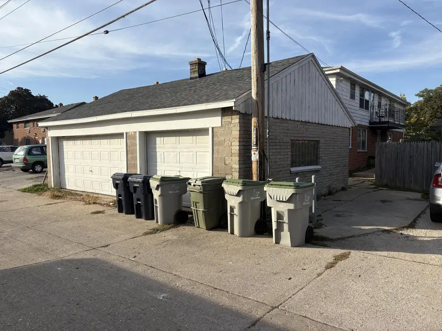 8009 W Hampton AVENUE, Milwaukee, WI 53218 - #2