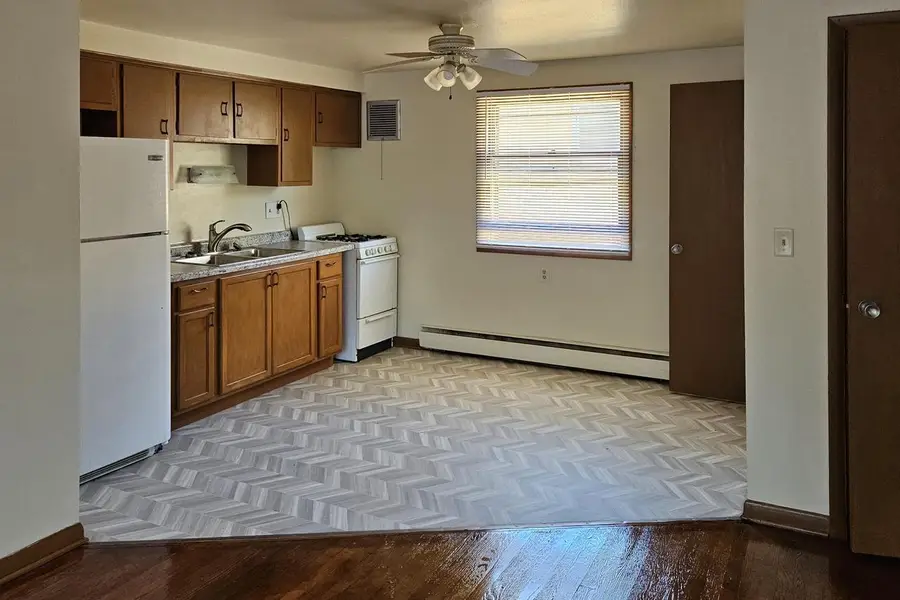 8009 W Hampton AVENUE, Milwaukee, WI 53218 - #3