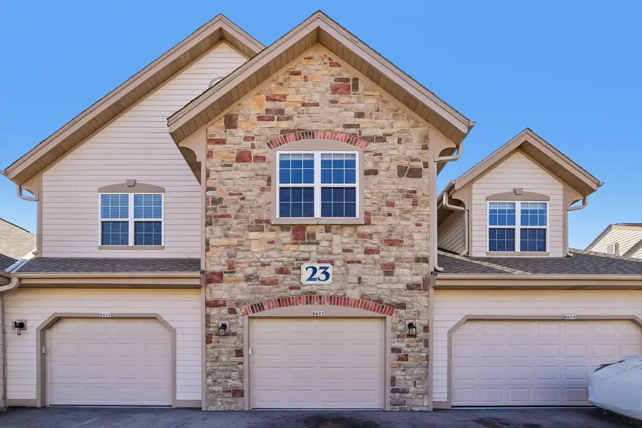 8673 S Roxbury WAY, Oak Creek, WI 53154 - #2