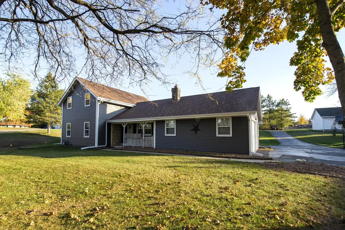 S77W32781 Country LANE, Mukwonago, WI 53149 - #1