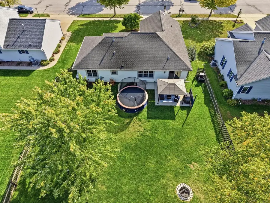 3909 Stillwater CIRCLE, Waukesha, WI 53189 - #2