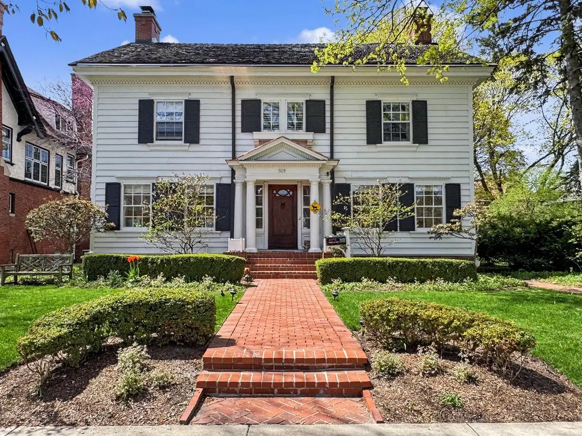 3029 N Summit AVENUE, Milwaukee, WI 53211 - #1