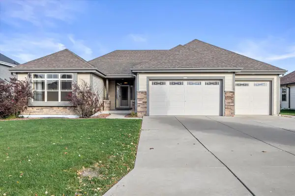 9752 S Mustang PLACE, Oak Creek, WI 53154