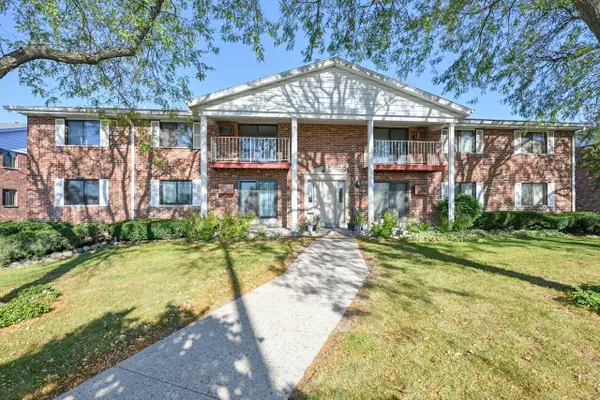 6400 W Howard AVENUE #201, Milwaukee, WI 53220