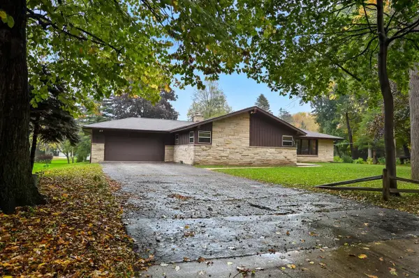 5236 S 44th STREET, Greenfield, WI 53220