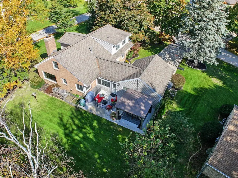 7120 N Yates ROAD, Fox Point, WI 53217 - #3