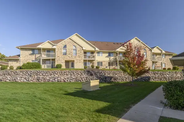 4875 Easy STREET #12, Hartland, WI 53029