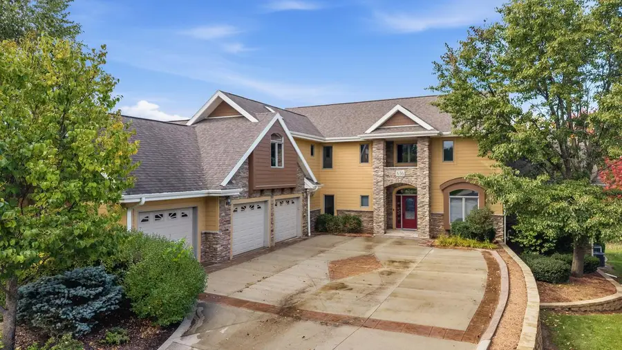 636 Mary Knoll LANE, Watertown, WI 53098 - #3