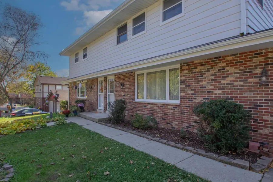 180 Ridge COURT, Pewaukee, WI 53072 - #3