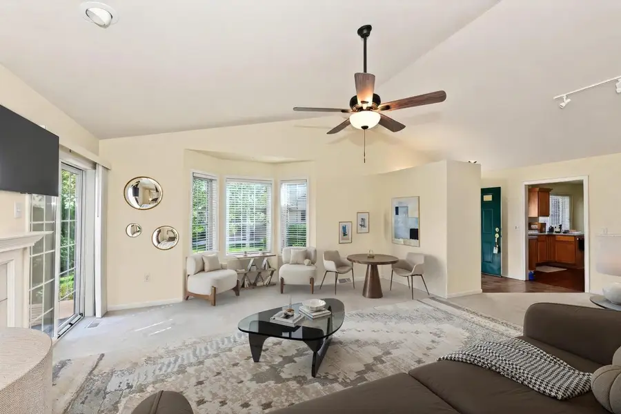 5152 S Hidden DRIVE, Greenfield, WI 53221 - #2
