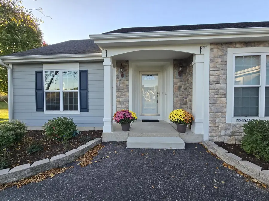 N56W35151 Pondview LANE, Oconomowoc, WI 53066 - #2