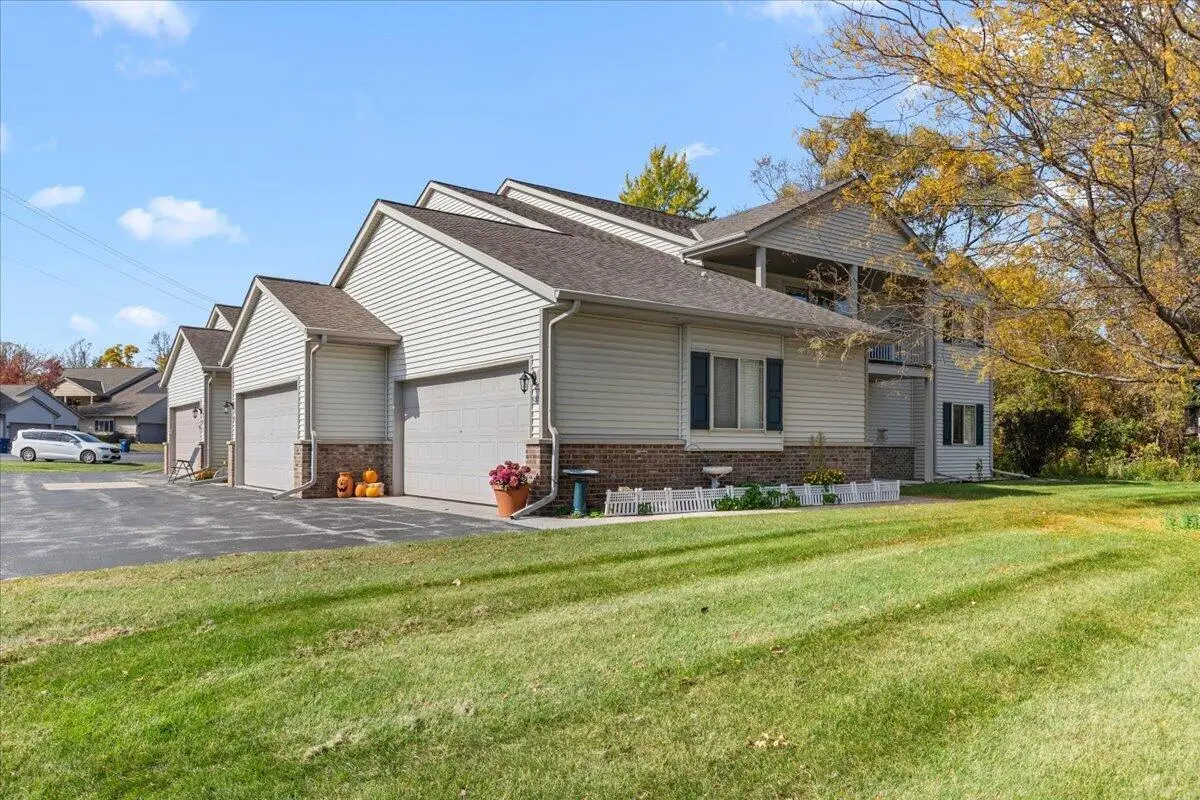 934 Spring COURT, West Bend, WI 53095 - #1