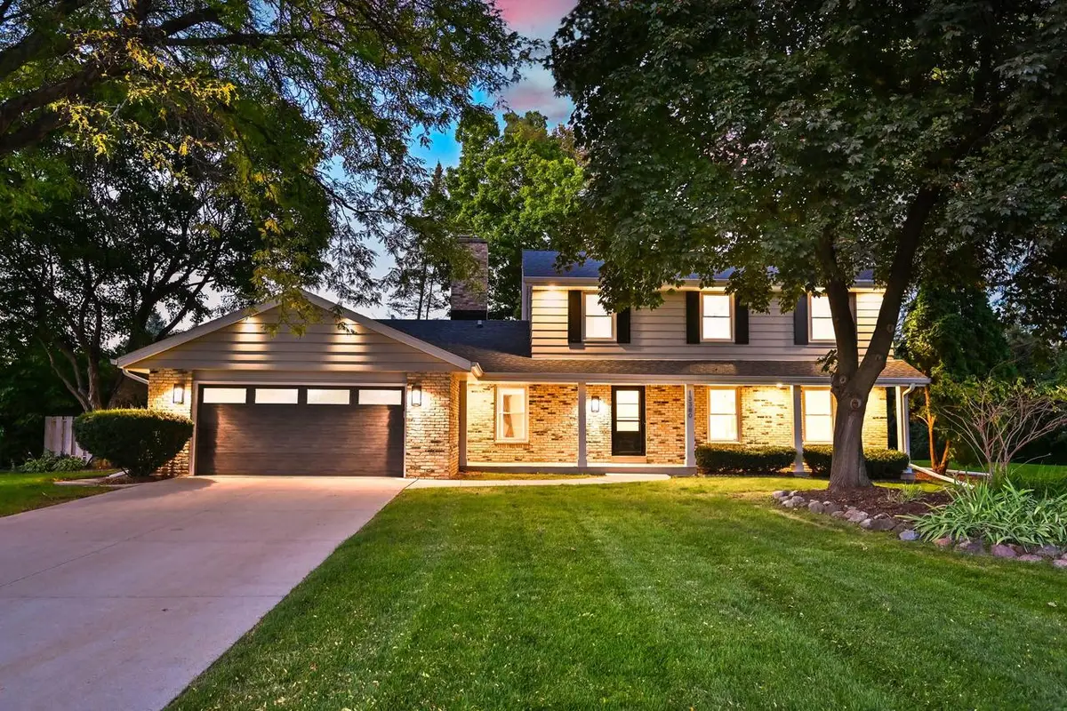 13380 Burlawn PARKWAY, Brookfield, WI 53005 - #1