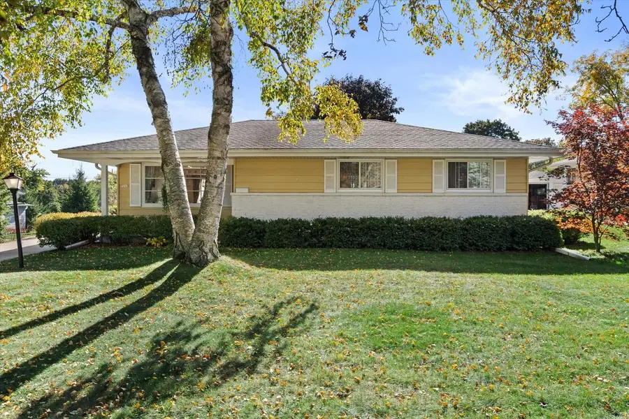 7213 Devonshire AVENUE, Greendale, WI 53129 - #3