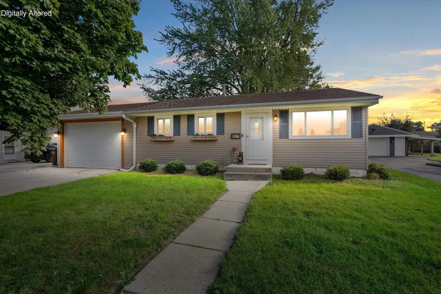 9017 Hulda DRIVE, Sturtevant, WI 53177 - #2