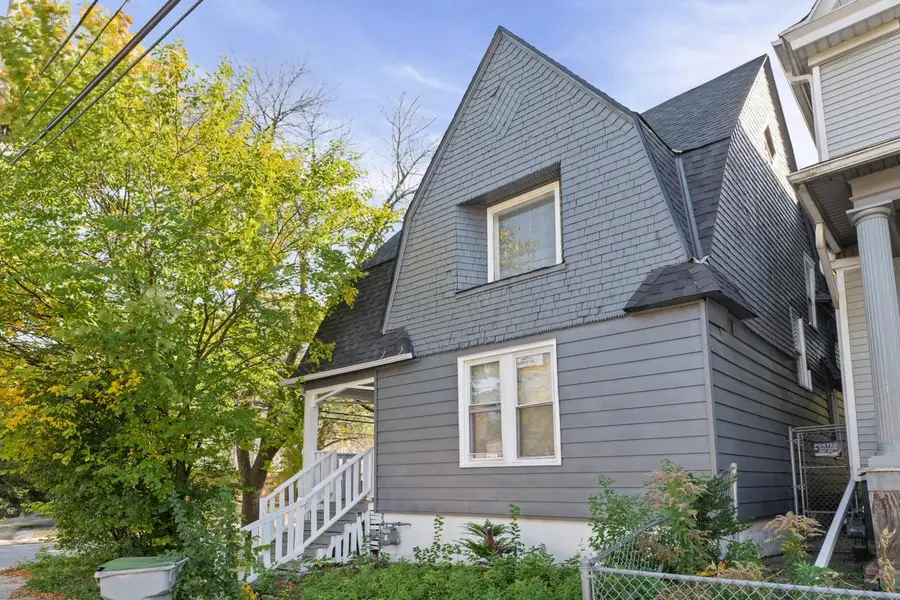 3701 W Kilbourn AVENUE, Milwaukee, WI 53208 - #2