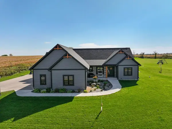W3033 Preserve DRIVE, Elkhorn, WI 53121