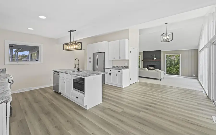 9131 N Pelham PARKWAY, Bayside, WI 53217 - #3