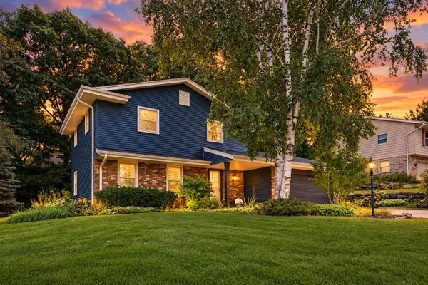 706 Wexford WAY, Hartland, WI 53029