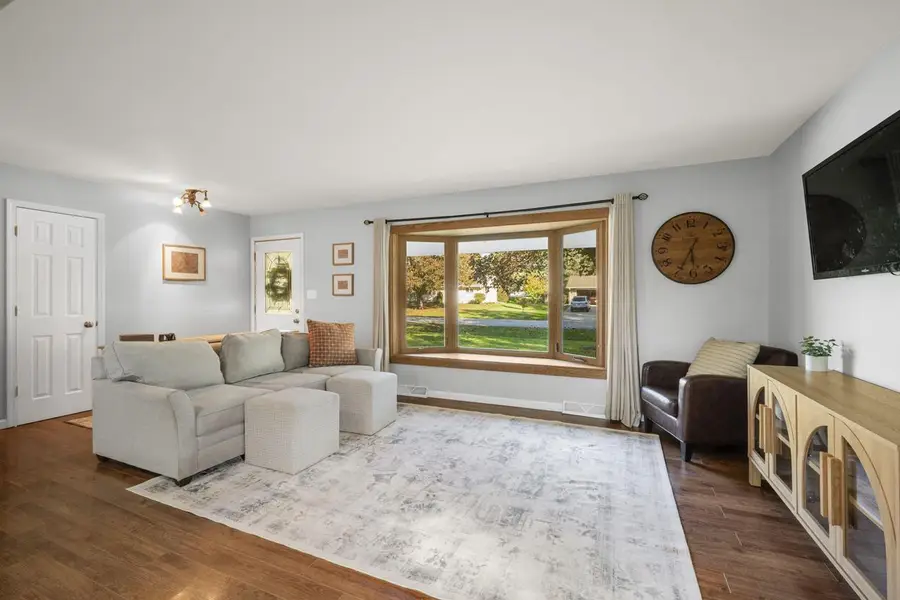 1439 Mount LANE, Hubertus, WI 53033 - #2