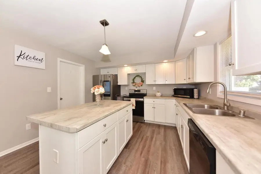 10102 W Jonen STREET, Milwaukee, WI 53224 - #3