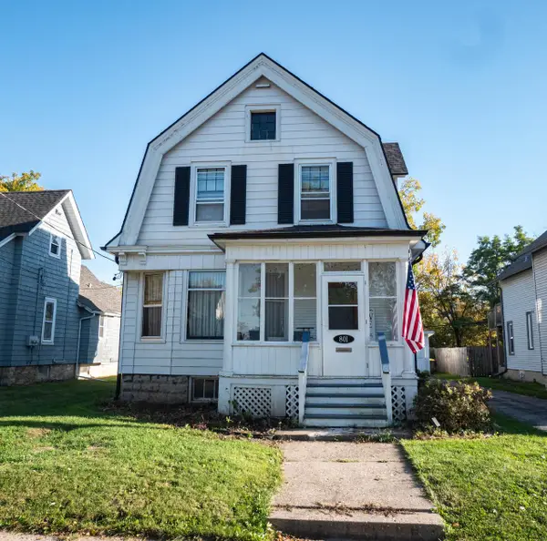 801 Lincoln AVENUE, Waukesha, WI 53186