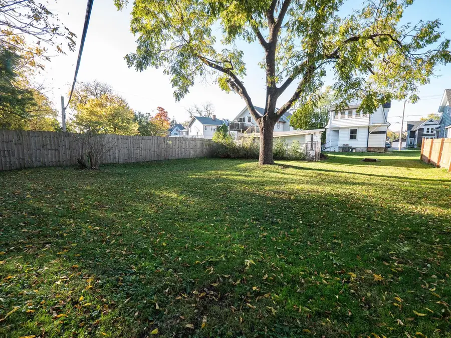 801 Lincoln AVENUE, Waukesha, WI 53186 - #2