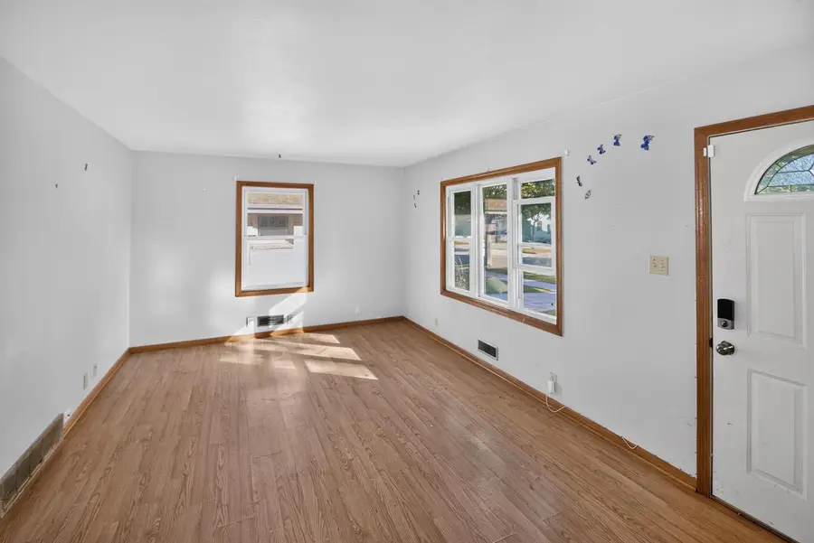 3631 S 82nd STREET, Milwaukee, WI 53220 - #3