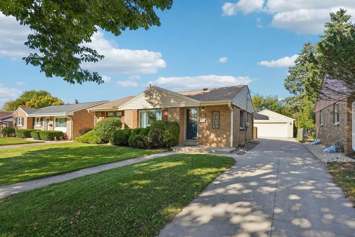 7020 W Bennett AVENUE, Milwaukee, WI 53219 - #1