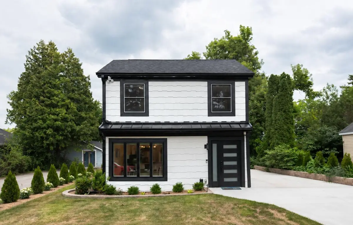 3159 E Barry DRIVE, Lyons, WI 53147 - #1