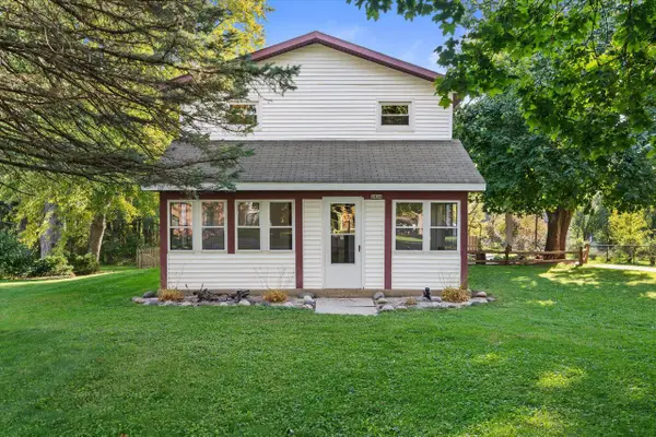 1934 Fremont STREET, East Troy, WI 53120