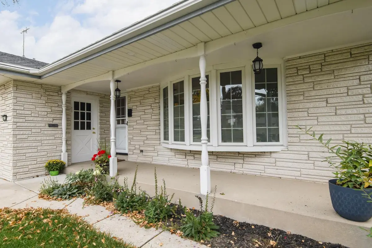 4119 S Barland AVENUE, Saint Francis, WI 53235 - #1
