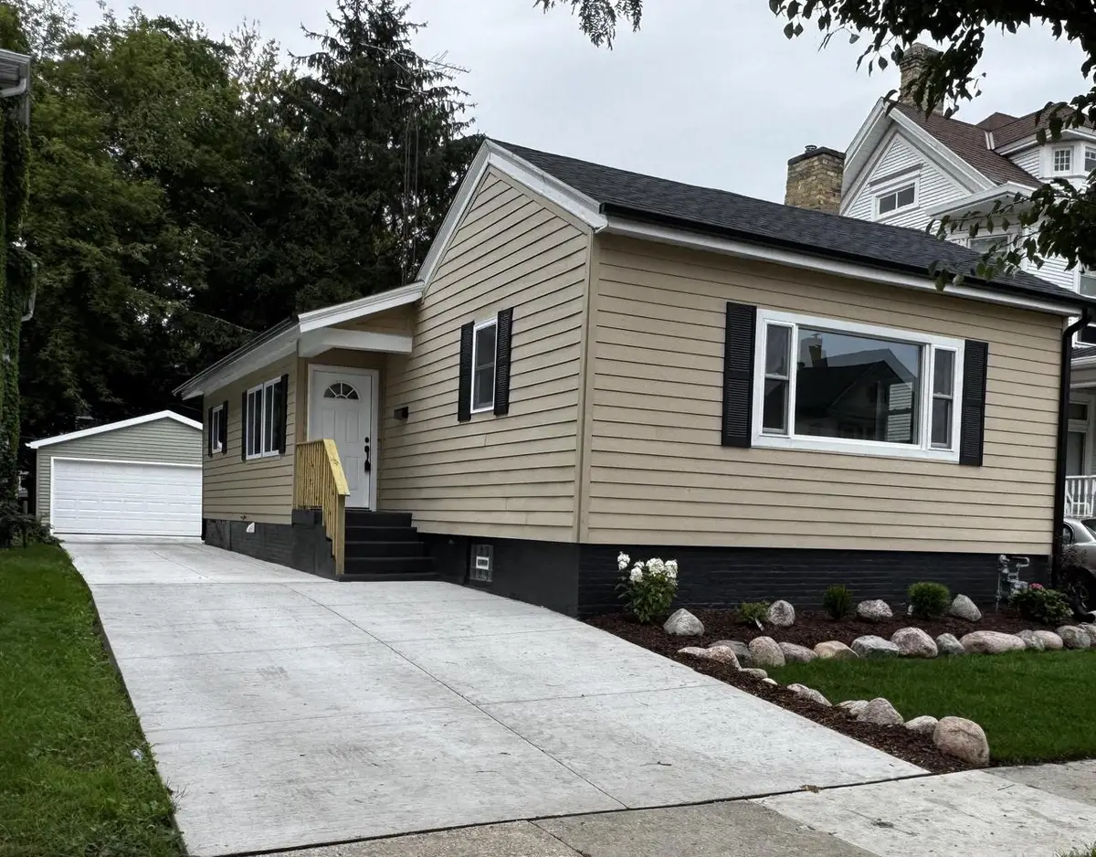 924 Wisconsin AVENUE, Racine, WI 53403 - #1