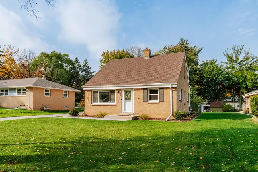 4225 N 95th STREET, Milwaukee, WI 53222 - #2
