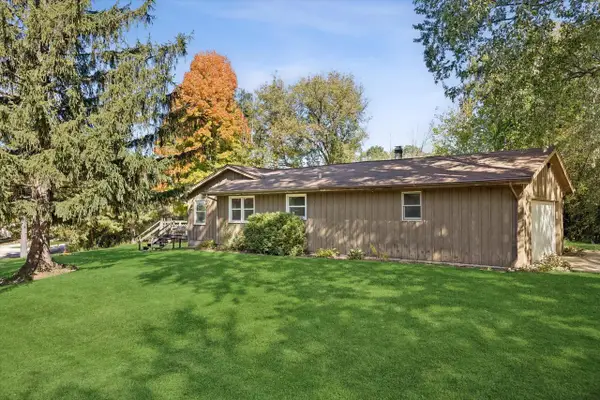 W5162 Strawberry Hill ROAD, Elkhorn, WI 53121