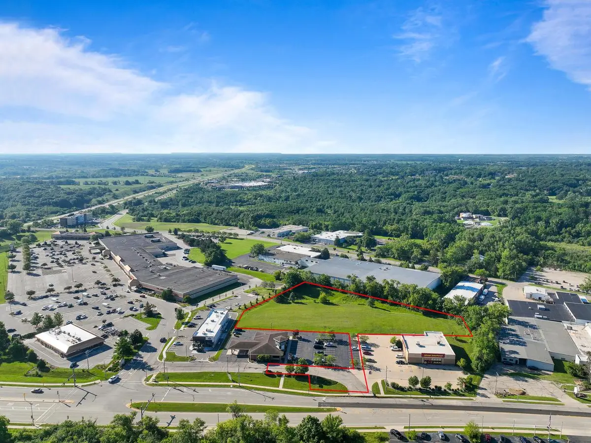 4413 INTERCHANGE NORTH, Lake Geneva, WI 53147 - #1