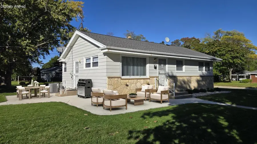 8300 W Marion STREET, Milwaukee, WI 53222 - #3