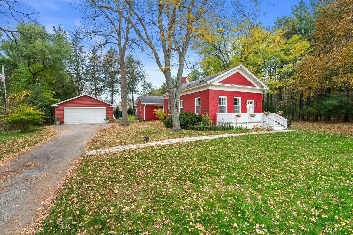 1123 S Utica ROAD, Summit, WI 53066 - #1