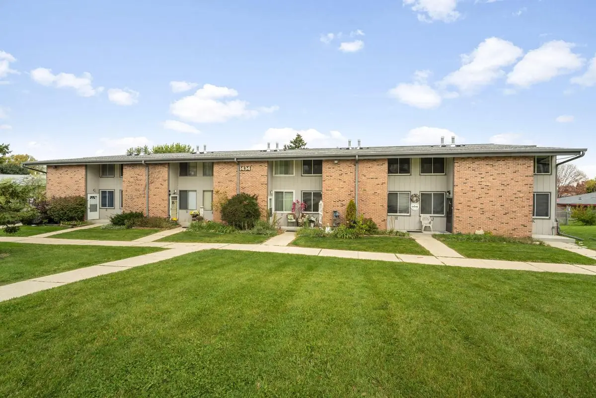 1434 Big Bend ROAD #H, Waukesha, WI 53189 - #1