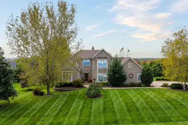 N52W26889 Laura WAY, Pewaukee, WI 53072