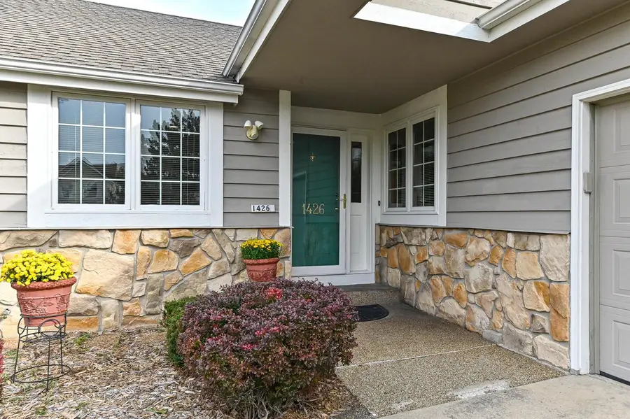 1426 Greenbrier LANE, Mequon, WI 53092 - #2