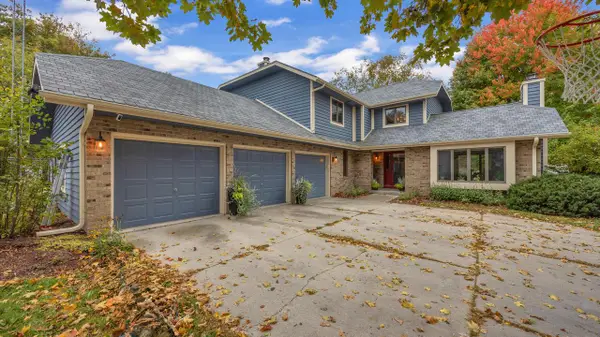 705 River Oaks DRIVE, Sheboygan Falls, WI 53085