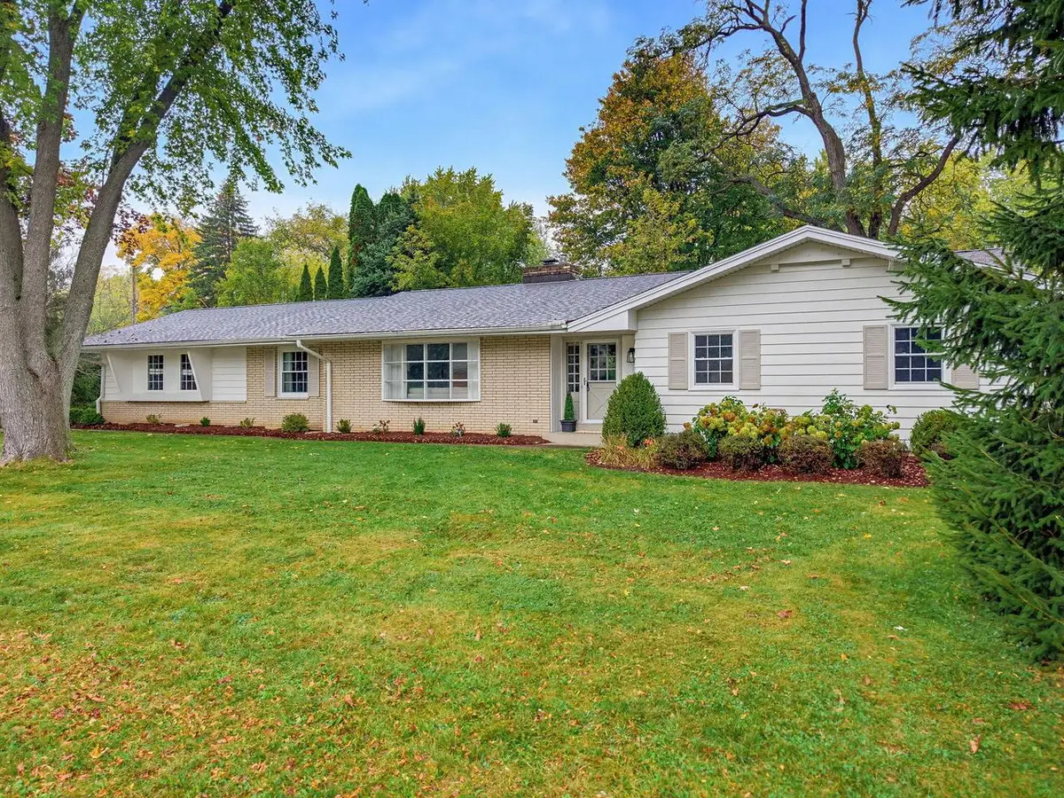 18830 Brookdale DRIVE, Brookfield, WI 53045 - #1