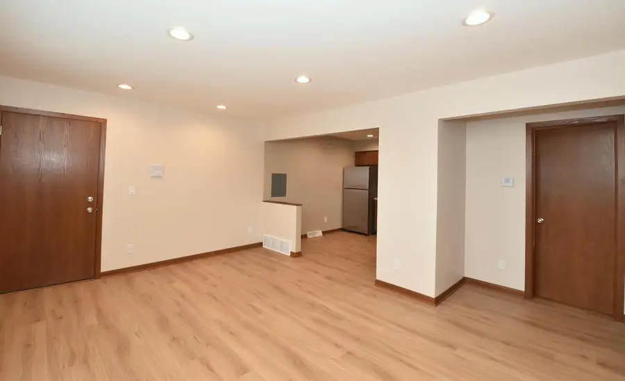 3050 W Fardale AVENUE, Milwaukee, WI 53221 - #2