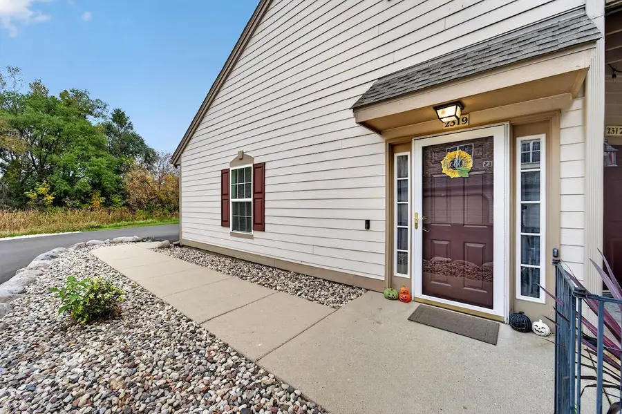 2319 W Vista Bella DRIVE, Oak Creek, WI 53154 - #3