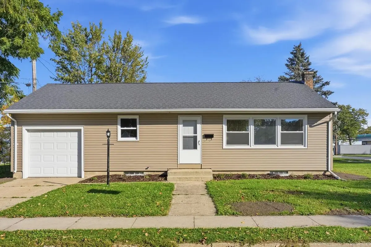 800 W Jefferson STREET, Waupun, WI 53963 - #1