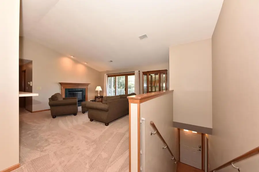 252 Bur Oak LANE #D, Grafton, WI 53024 - #3